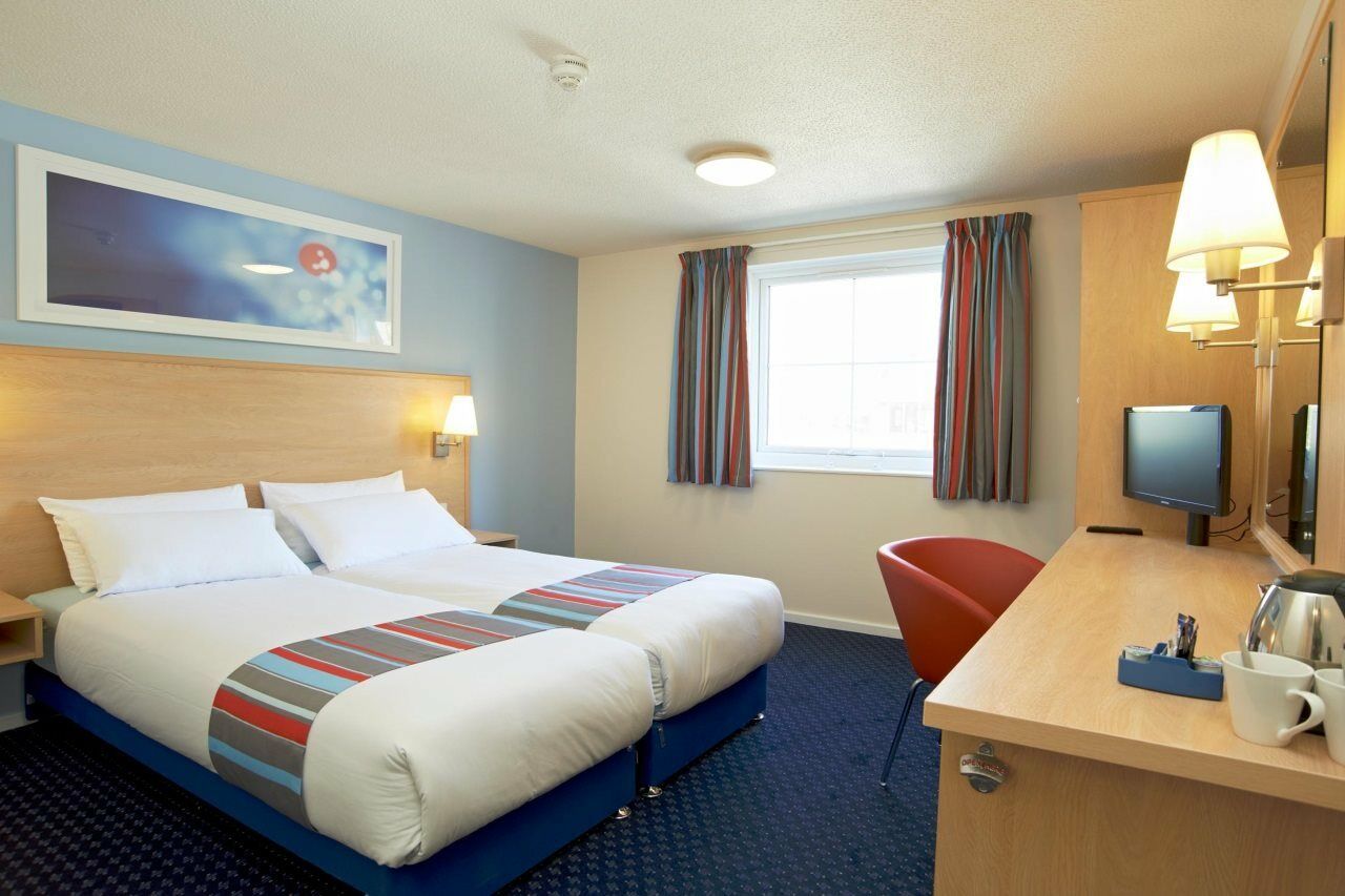 Travelodge Swansea M4 Extérieur photo