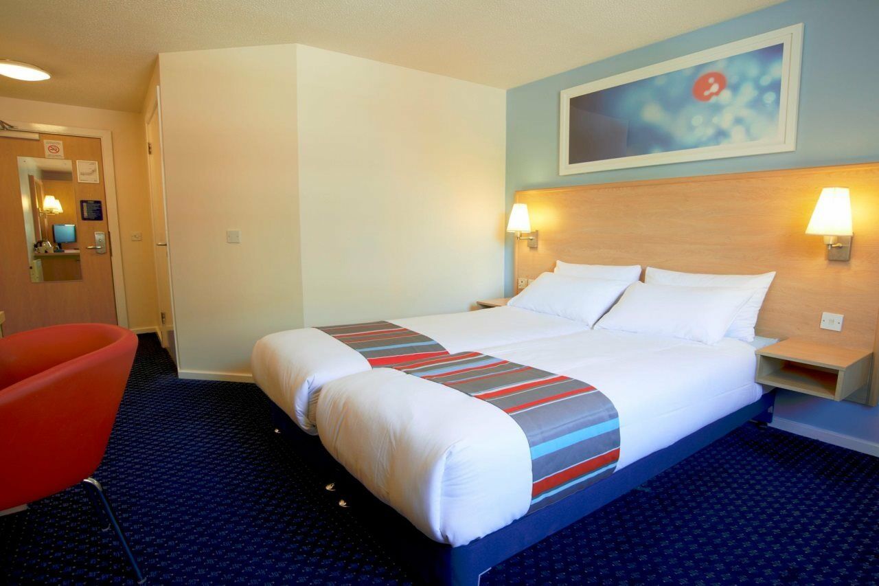 Travelodge Swansea M4 Extérieur photo